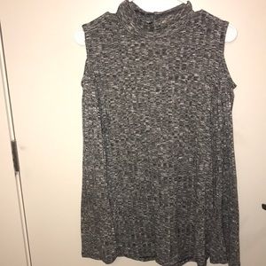 Long Sleeve Grey Peekaboo Shoulder Shirt